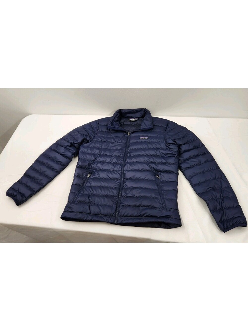 Patagonia Men's Medium Down Sweater Jacket Navy Blue Stripe 84674